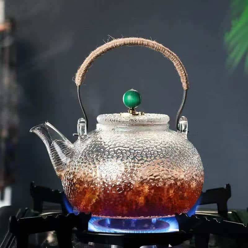 Hammer-patterned teapot
