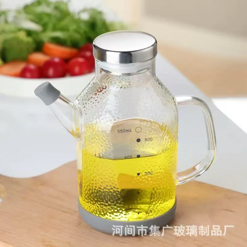 Hammer patterned oil pot