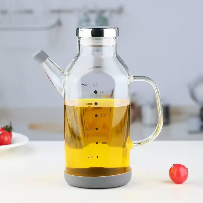 Little chubby oil pot
